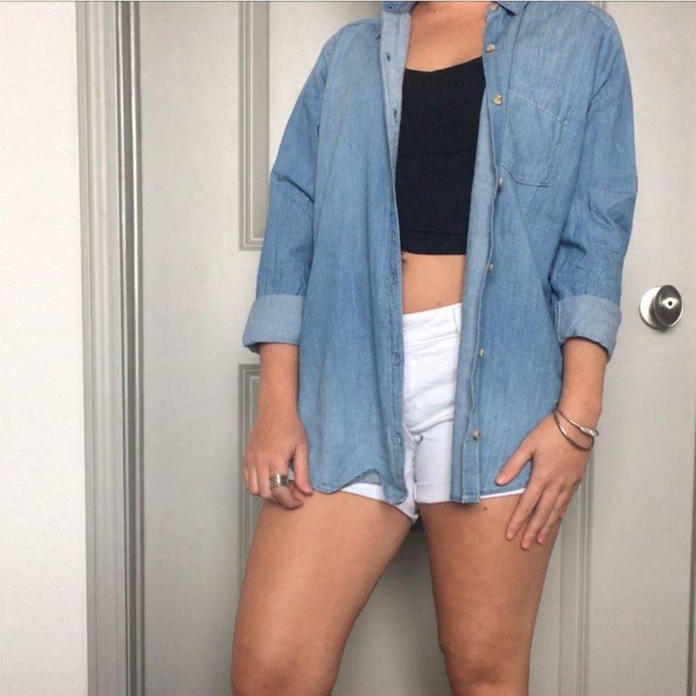 BRAND NEW!! Long sleeved chambray shirt with tags